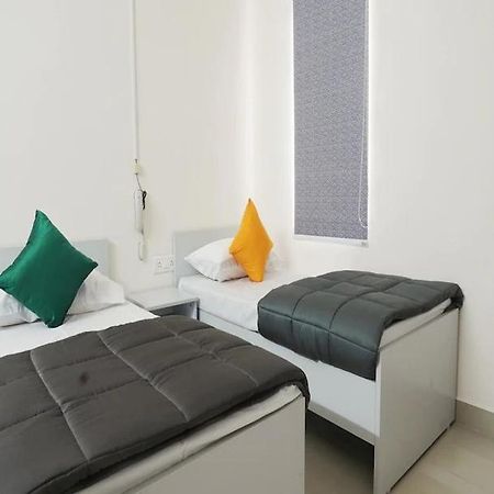 Hotel Cyber Pride Hyderabad Bagian luar foto